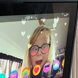 Meet your Posher, Carmen